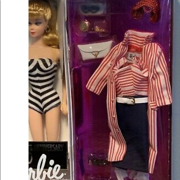 35th Anniversary Barbie 1959 Reproduction Giftset - Picture 3 of 8